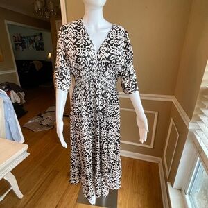 Black and White Patterned Dress XL NWOT